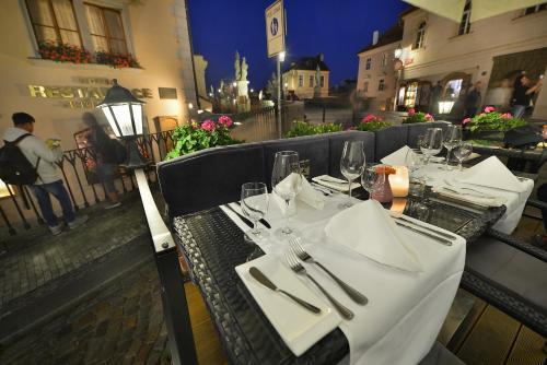 Hotel U 3 Pstrosu