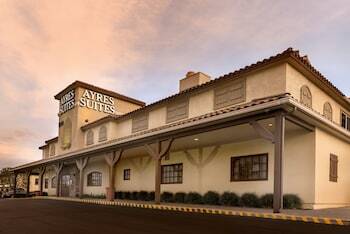 Hotel Ayres Suites Corona West