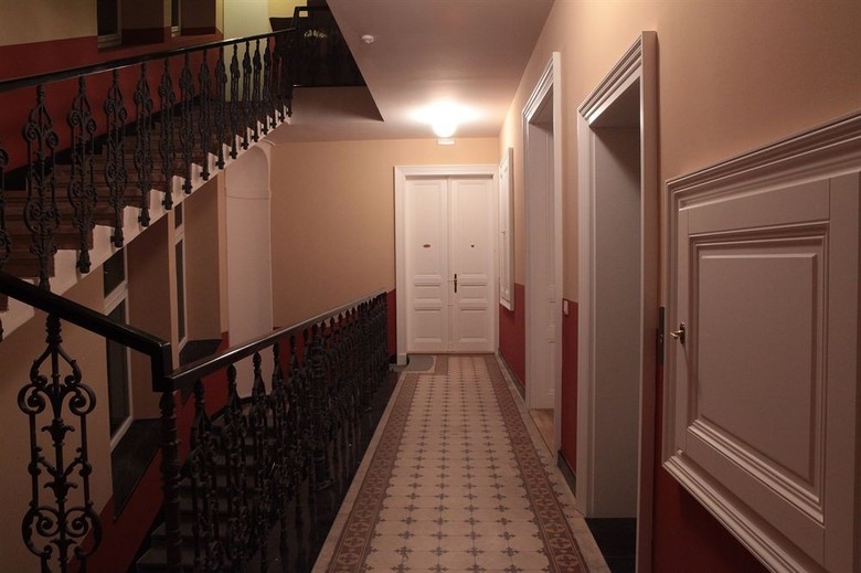 The Palace Suites And Apartments