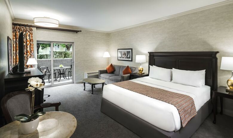 Ayres Hotel & Suites Costa Mesa/newport Beach