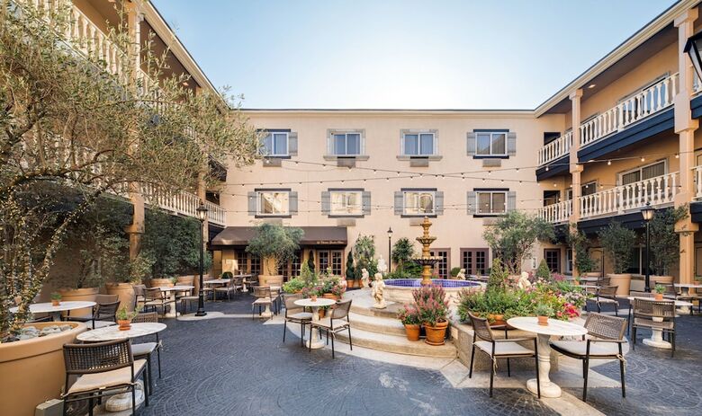 Ayres Hotel & Suites Costa Mesa/newport Beach