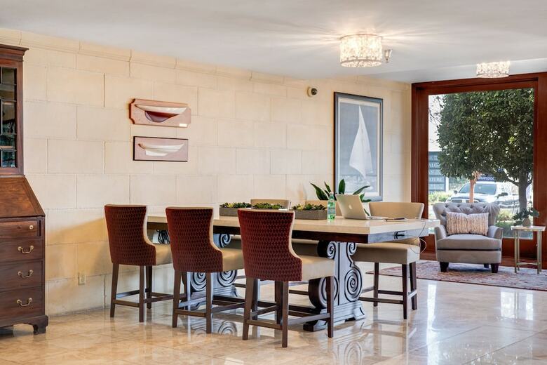 Ayres Hotel & Suites Costa Mesa/newport Beach