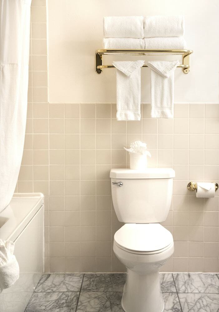 Ayres Hotel & Suites Costa Mesa/newport Beach
