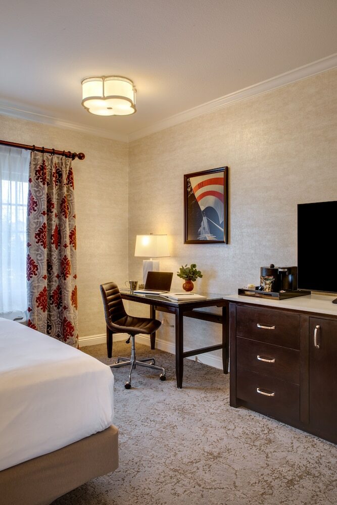 Ayres Hotel & Suites Costa Mesa/newport Beach