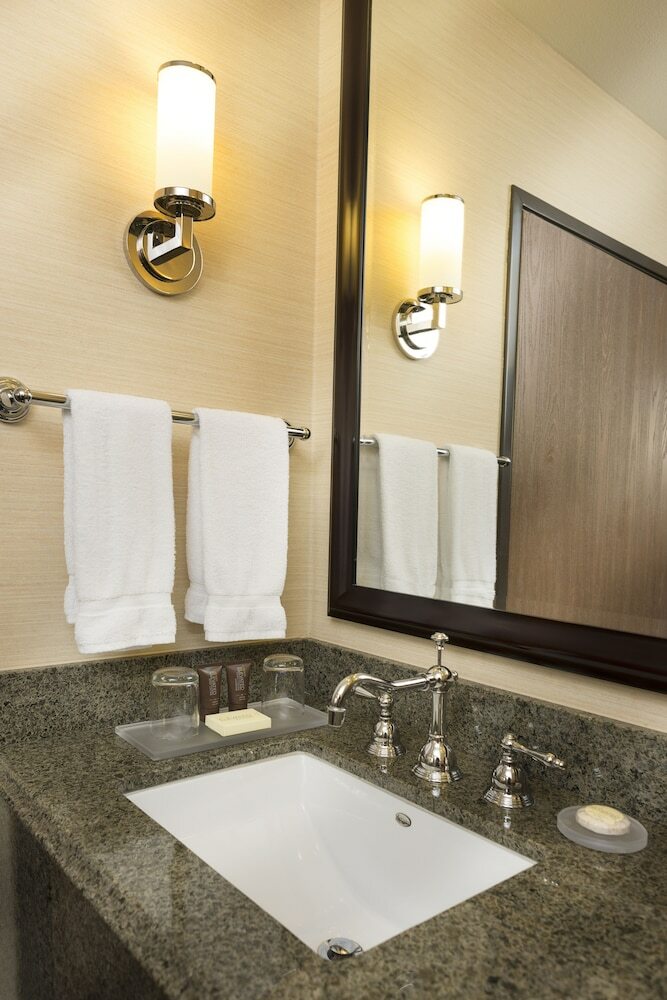 Ayres Hotel & Suites Costa Mesa/newport Beach