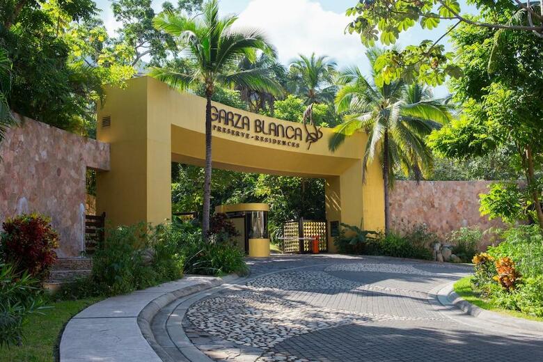 Hotel Garza Blanca Residences