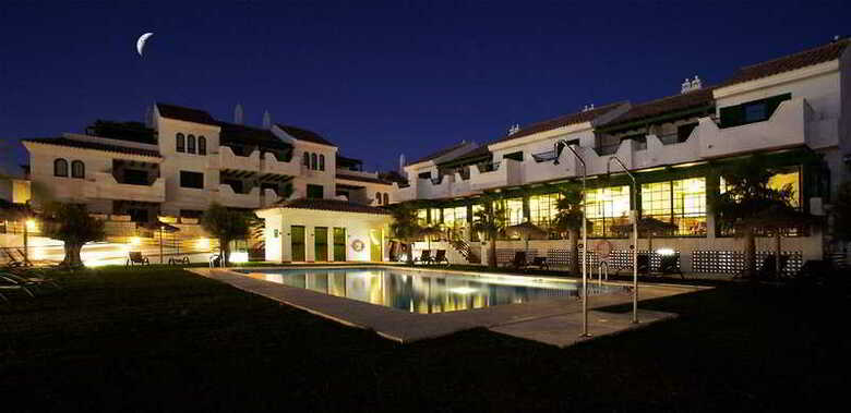 Apartamentos Pueblo El Goleto Aptos.