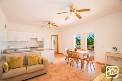 Holiday Villa Ma�i