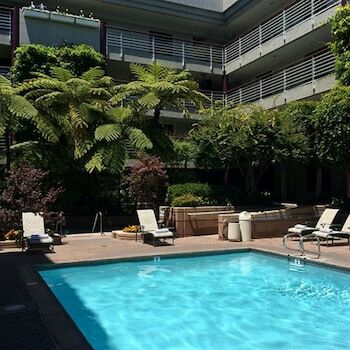 Hotel The Cupertino Inn