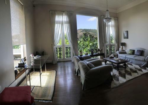 Hostal Altos De Santa Teresa Guest House