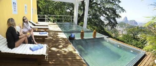 Hostal Altos De Santa Teresa Guest House