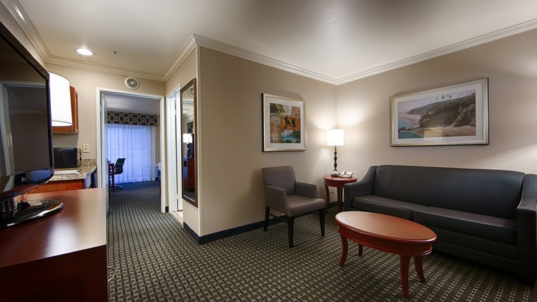 Best Western Plus Marina Shores Hotel - Dana Point