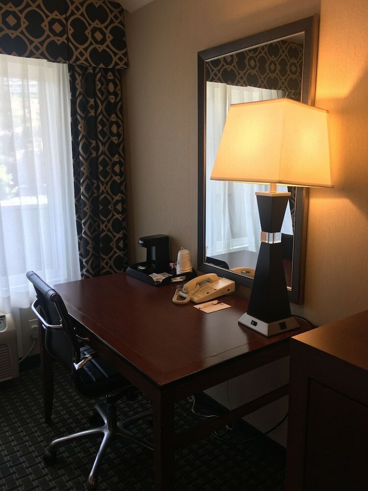 Best Western Plus Marina Shores Hotel - Dana Point