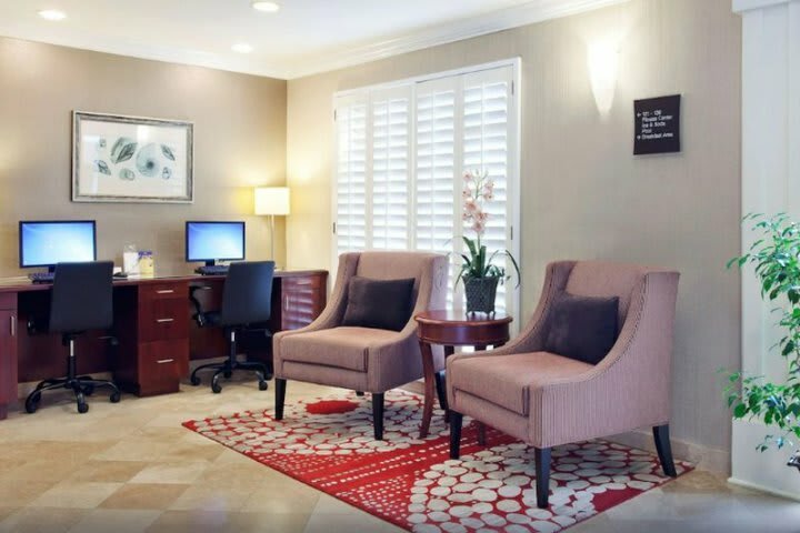 Best Western Plus Marina Shores Hotel - Dana Point