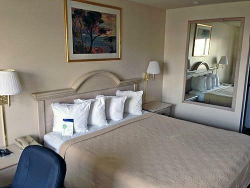 Motel 6 Fort Bragg