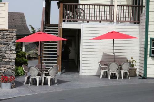 Hotel Emerald Dolphin Inn & Mini Golf
