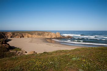 Hotel Surf And Sand Lodge