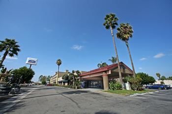 Howard Johnson Inn Fullerton Hotel And Conference Center