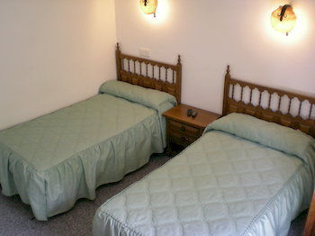 Hotel Puerta Romeros