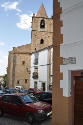 Apartamentos La Casa Pintada