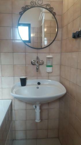 Hostal Penzion A Restaurace Modr� R??e T�bor