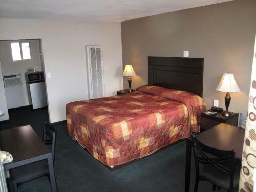 Budget Host Inn Saga Motel