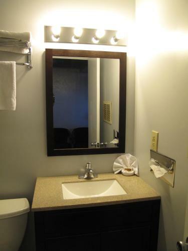 Budget Host Inn Saga Motel