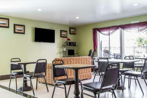Hotel Rodeway Inn & Suites Hayward