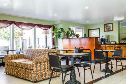 Hotel Rodeway Inn & Suites Hayward