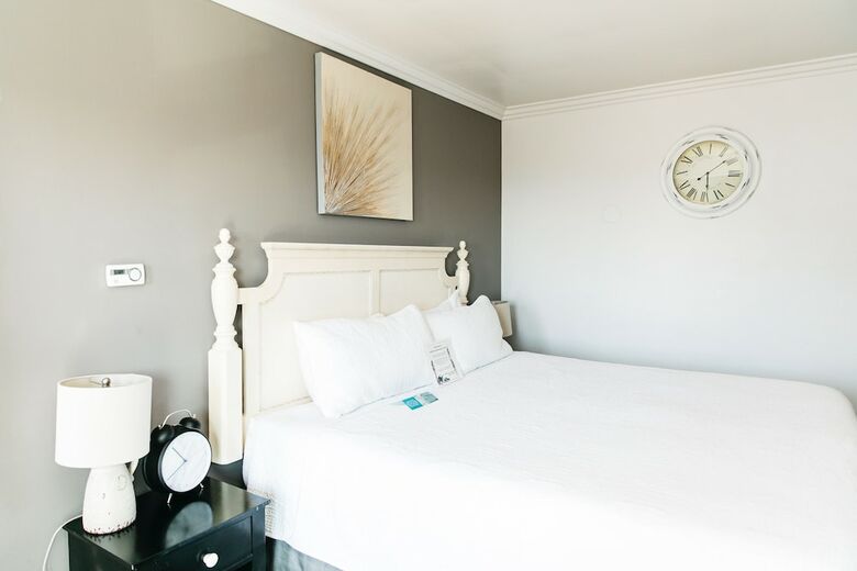 Hotel Seaside Laguna Inn & Suites