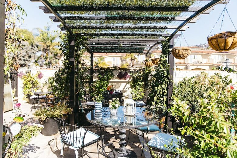 Hotel Seaside Laguna Inn & Suites