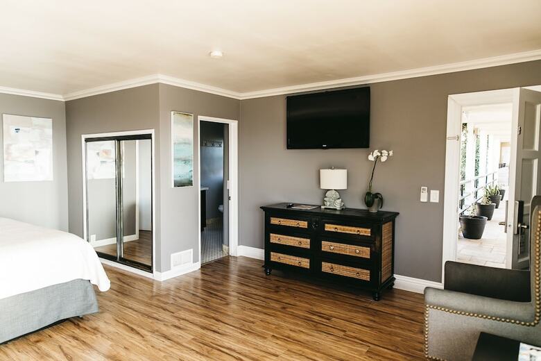 Hotel Seaside Laguna Inn & Suites