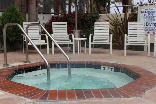 Hotel O'cairns Inn And Suites