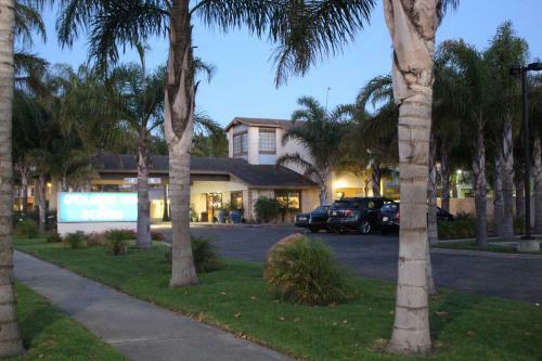 Hotel O'cairns Inn And Suites