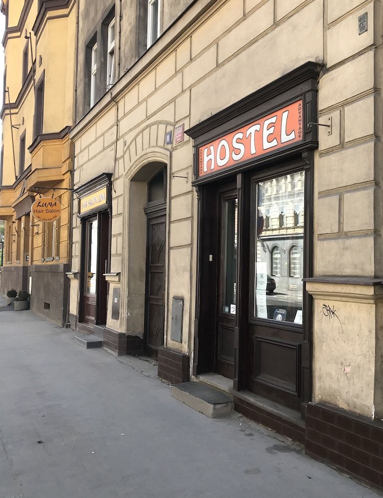 Hostel Advantage