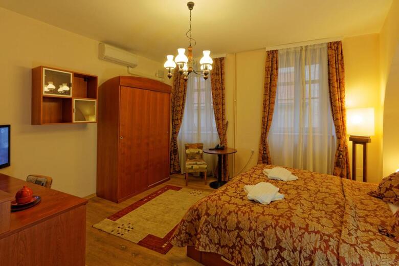 Hostal Enjoy Inn