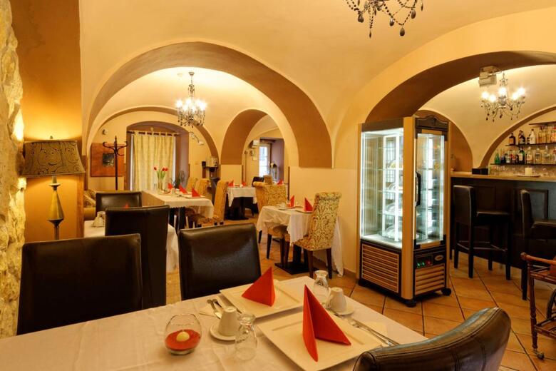 Hostal Enjoy Inn