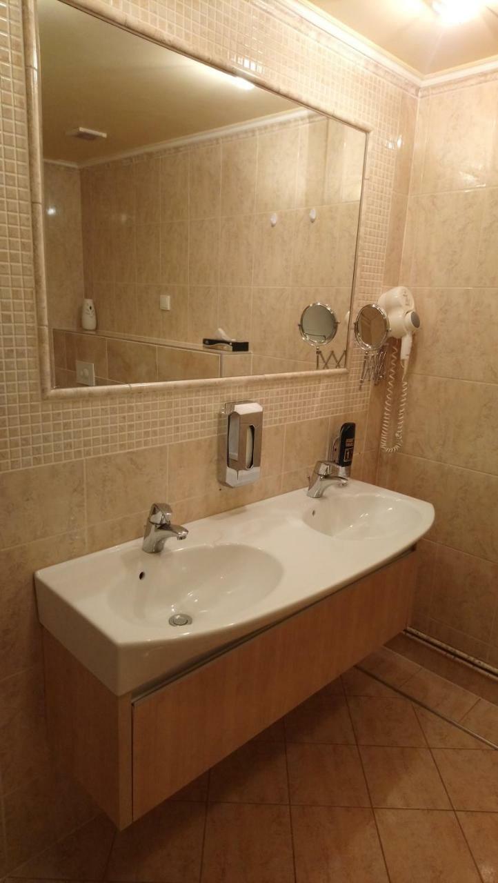 Hostal Enjoy Inn
