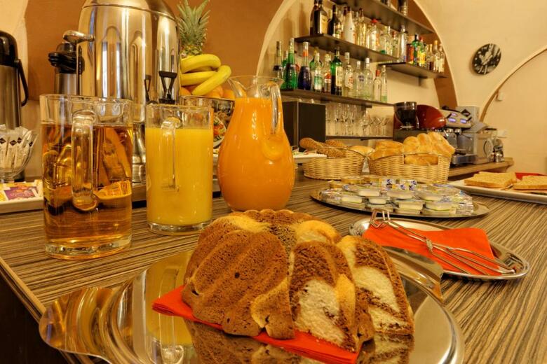 Hostal Enjoy Inn