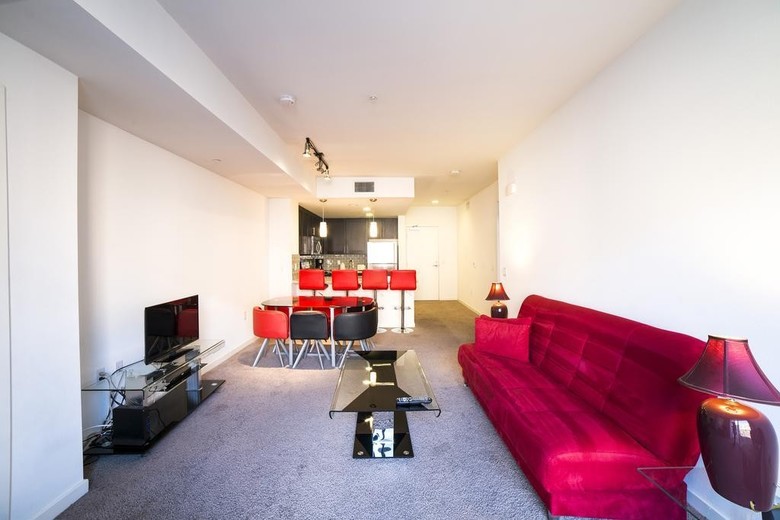 Wilshire Place Apartment