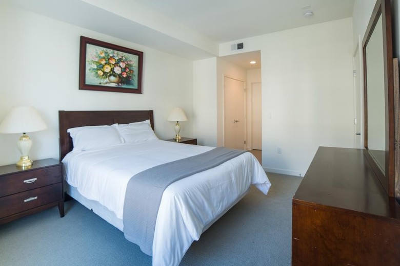 Wilshire Center Apartment