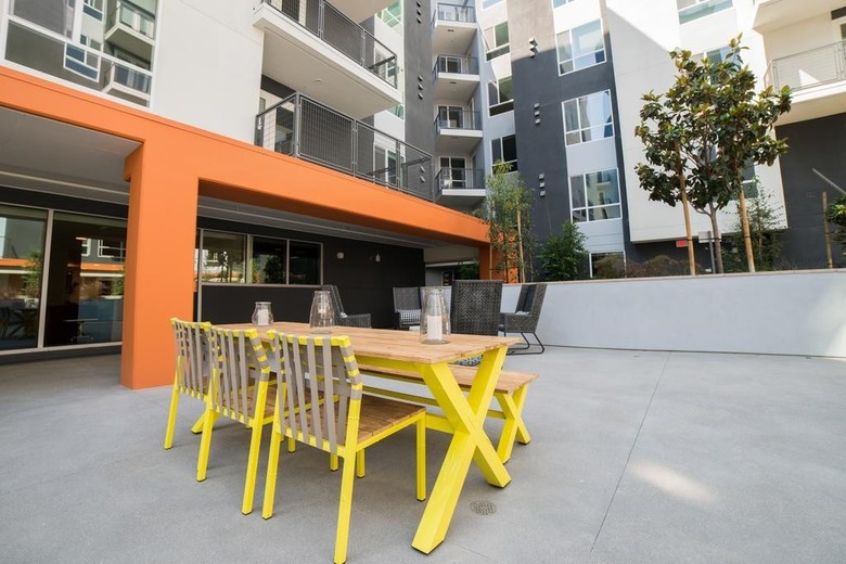 Wilshire Center Apartment