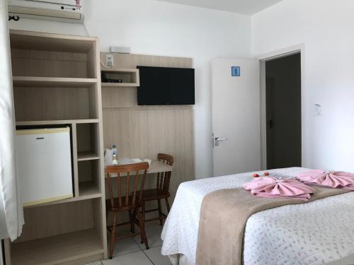Hostal Pousada Enseada Dos Golfinhos