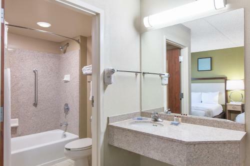 Hotel Hawthorn Suites Midwest City