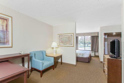 Hotel Hawthorn Suites Midwest City
