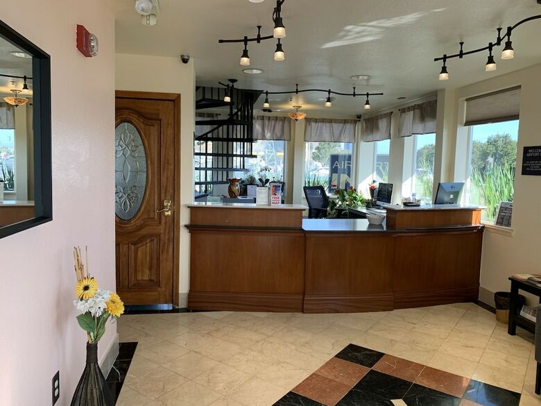 Motel Airport Inn