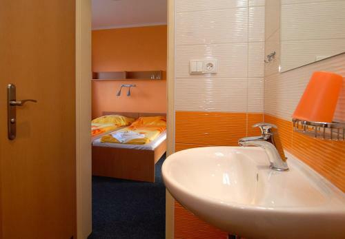 Relax Hotel B�ra