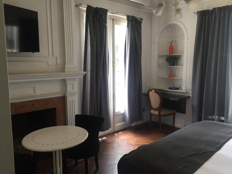 We Hotel