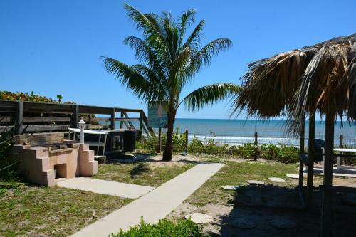 Sea Scape Oceanfront Motel & Apartments