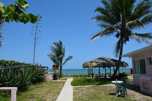 Sea Scape Oceanfront Motel & Apartments